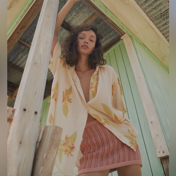 savannah morrow Tops - NWT Savannah Morrow “Peace” Top – Ethical Artisan Linen Cotton – M